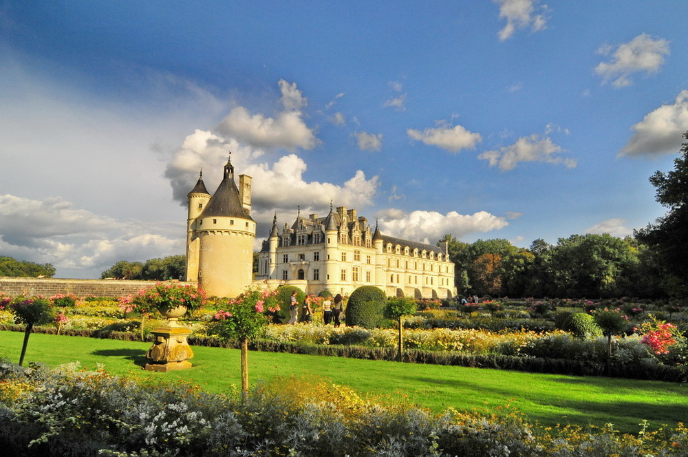 Auf einer Brücke über den Cher gebaut: Schloss Chenonceau in Frankreich