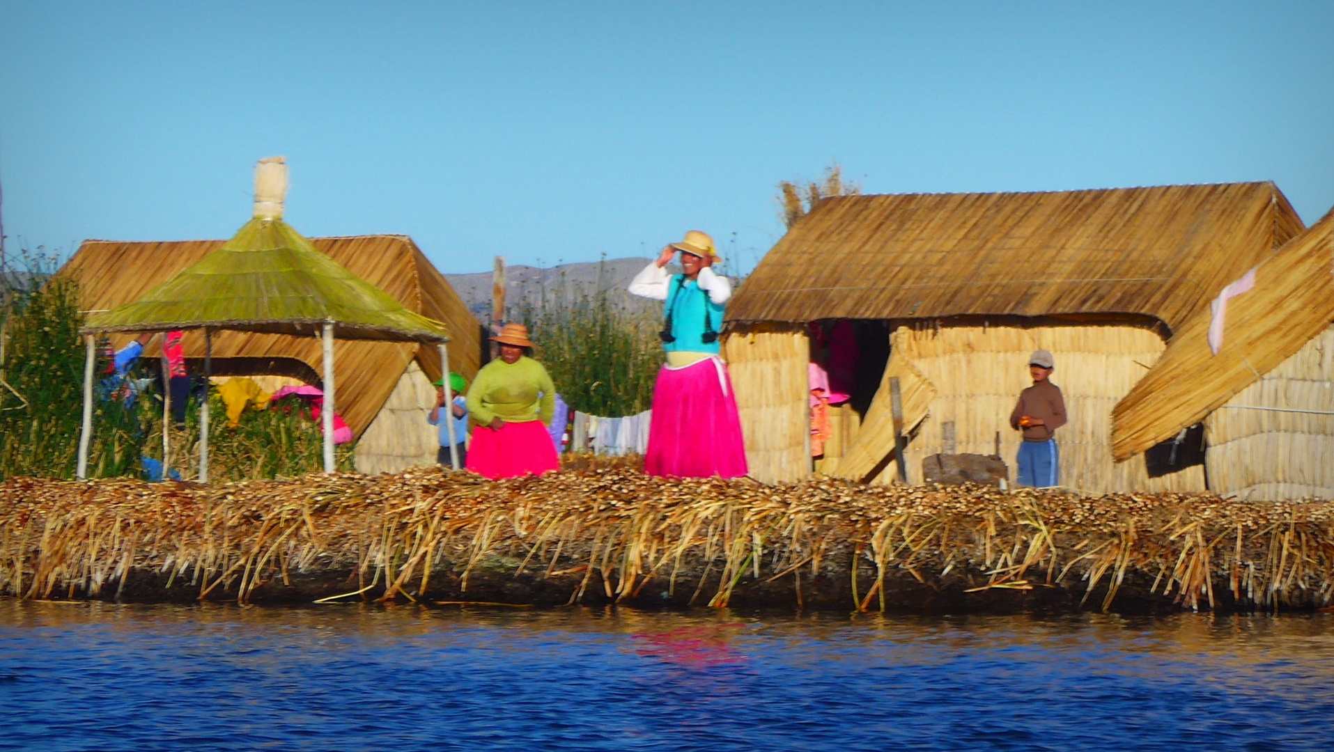 Auf einer Schilfinsel der Uros... 2