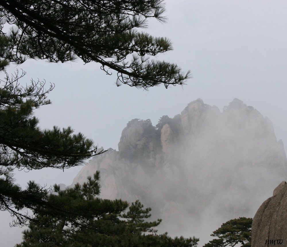 * Auf einer Wanderung durch den Huang Shan *