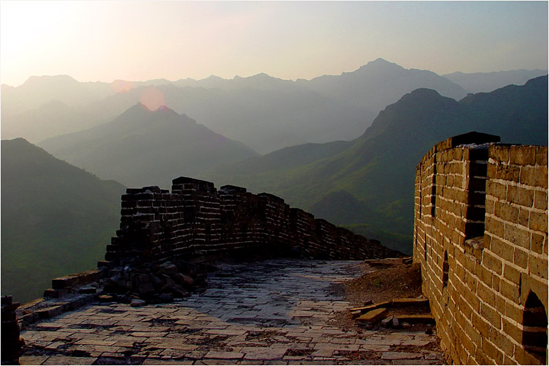 Auf einer "wilden" Chinesischen Mauer