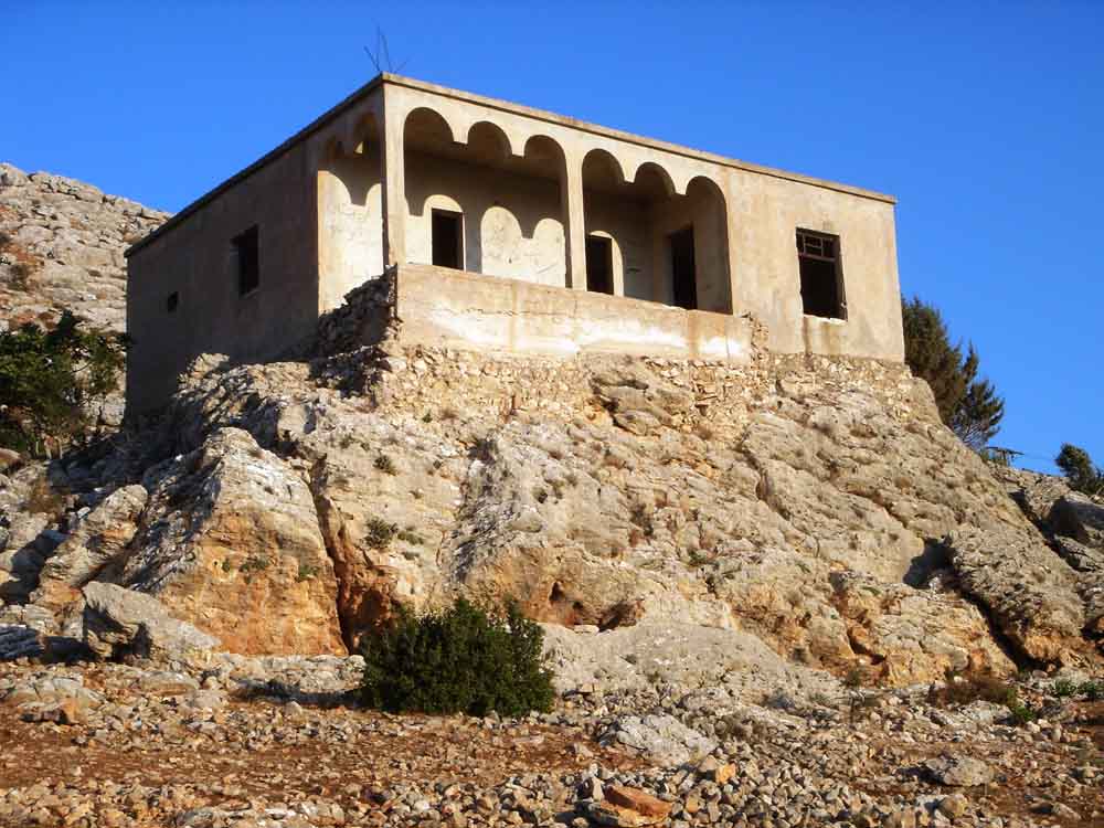 Auf Fels gebaut. Verlassenes Haus nahe Afrin, Nordwest Syrien