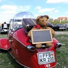 Auf grosser Fahrt - Pack den Teddy auf den Tank