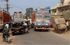 auf Indiens Strassen gilt "generell" Linksfahren....