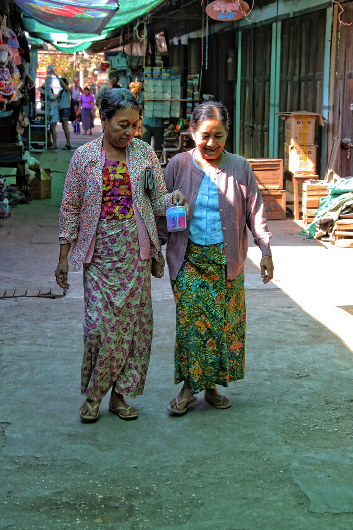 auf Myanmars Straßen 