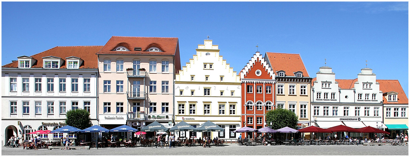 Auf Sommertour ... Hansestadt Greifswald , am Markt