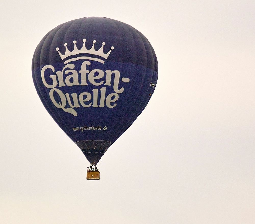 Auf und davon ! Schön so eine Fahrt im Ballon.