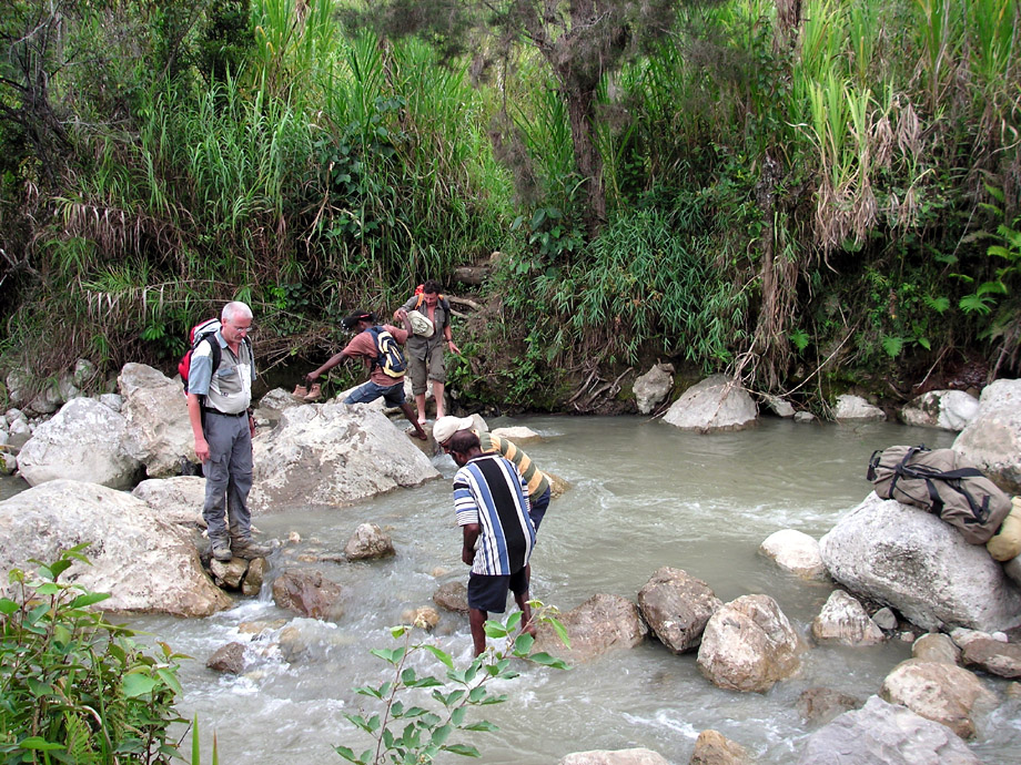 Auf "Wander- schaft" in Irian Jaya