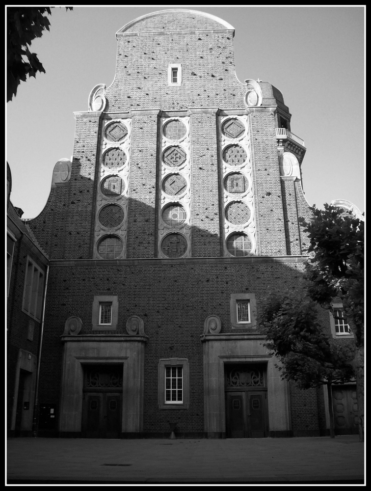 Auferstehungskirche Düsseldorf-Oberkassel