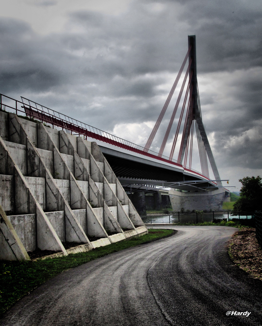 Auffahrt der neuen Rheinbrücke in Wesel!