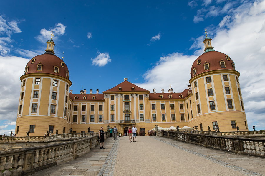 Auffahrt zu Schloss Moritzburg