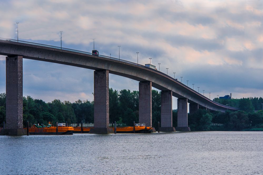 Auffahrt zur Köhlbrandbrücke