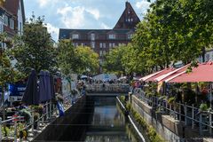 Aufführung auf der Brücke