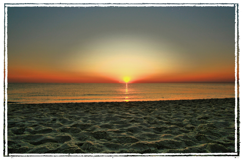 Aufgang über dem Meer in Tunesien in HDR TM