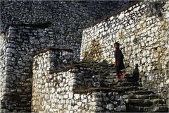 Aufgang zu einem Dzong