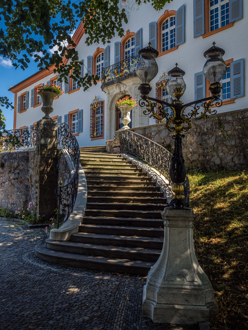 Aufgang zu Schloss Bürgeln