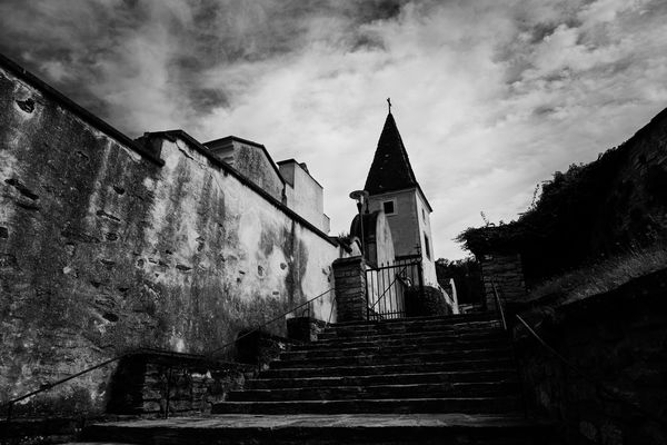 Aufgang zum Spitzer  Friedhof