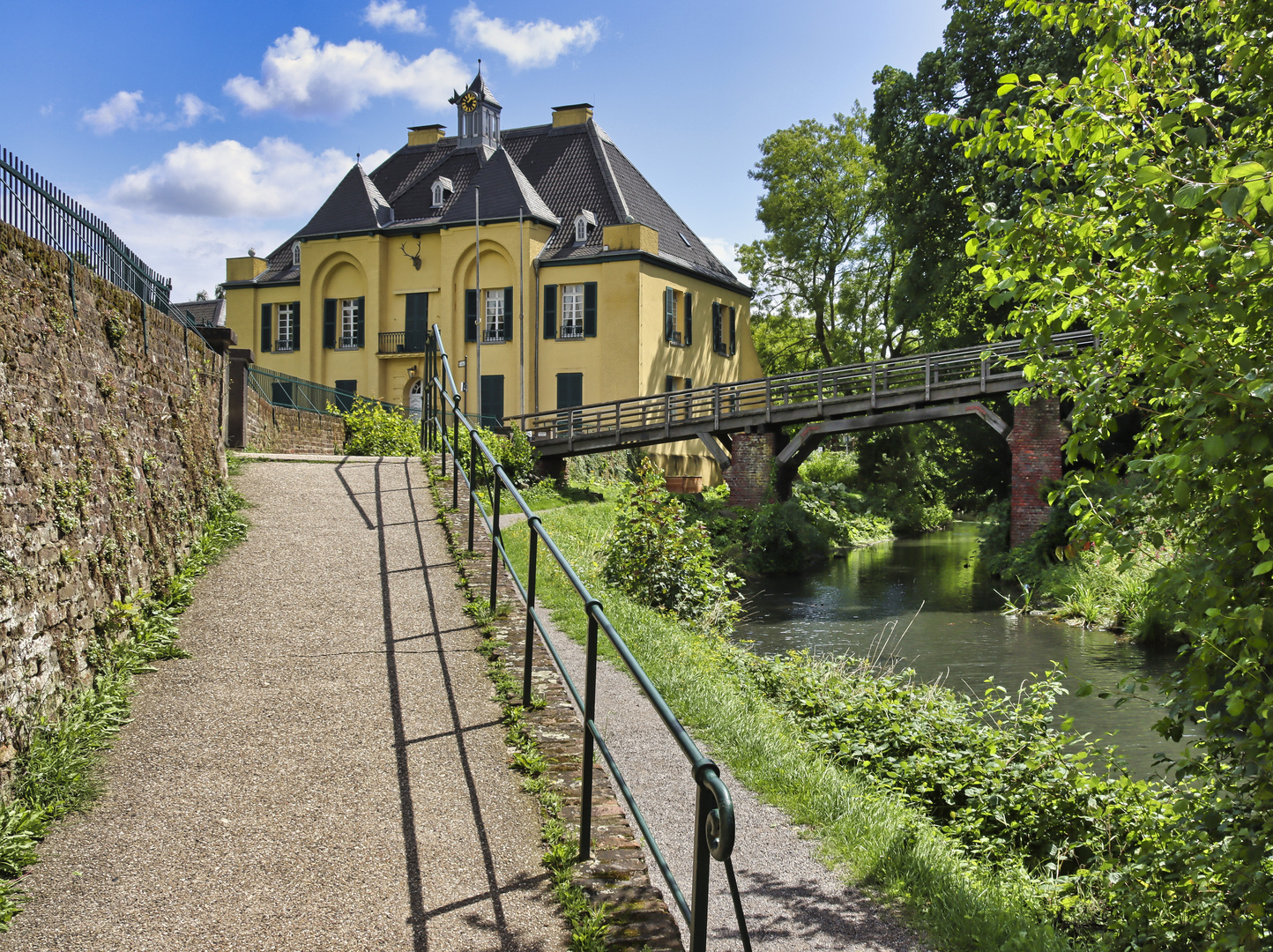 Aufgang zur Burg Linn, Krefeld