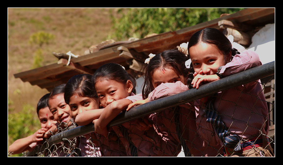 Aufgefädelt - Kinder Nepals Teil 4