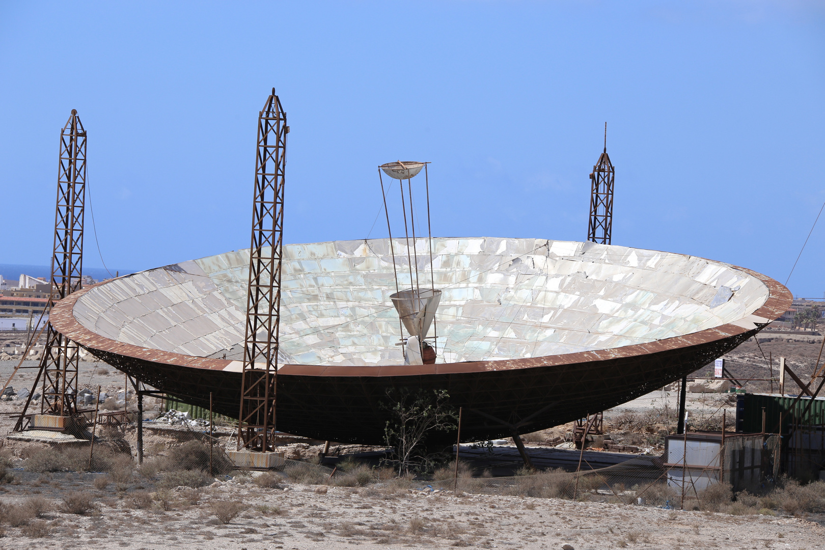 Aufgegebener Solarkonzentrator bei El Médano (Teneriffa)