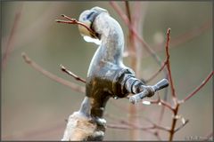 Aufgehangener Wasserhahn