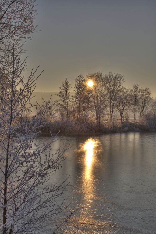 Aufgehende Sonne Am Eiskalten Wallenstedter Teich Foto Bild Jahreszeiten Winter Natur Bilder Auf Fotocommunity