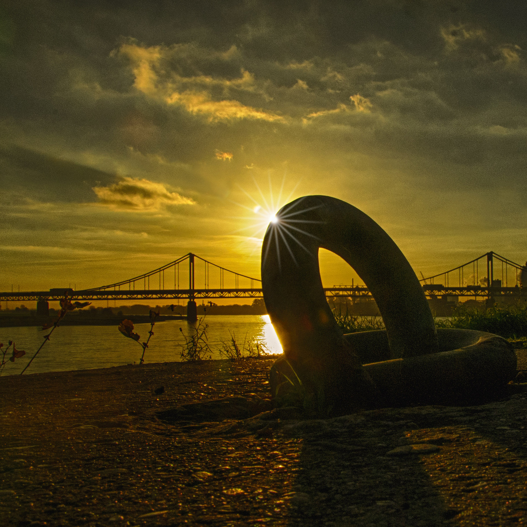 Aufgehende Sonne Foto & Bild | architektur, straßen & brücken ...