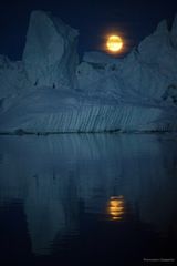 aufgehender Mond über Eisriesen