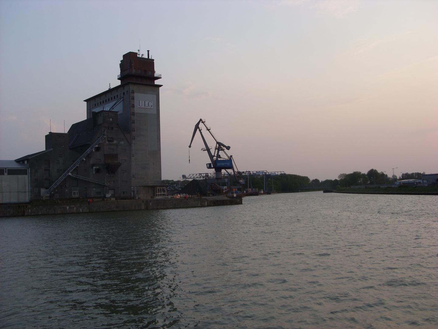 aufgestöbert aus den Tiefen meiner Festplatte "Der braunschweiger Hafen 3"