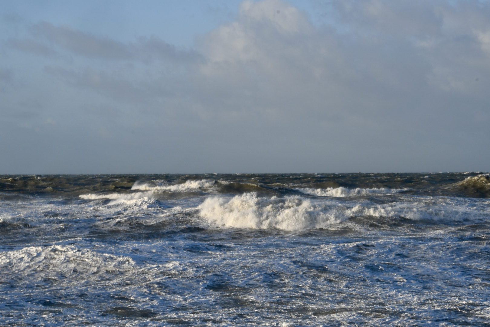 "aufgewühltes Meer"