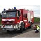 Aufgleisen eines Straßen- und Schienenfahrzeuges der Feuerwehr