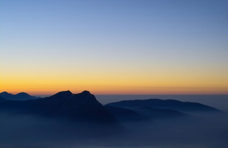 ..aufi muaß i...aufi aufn berg.....auf mein untersberg....i muß aufi..