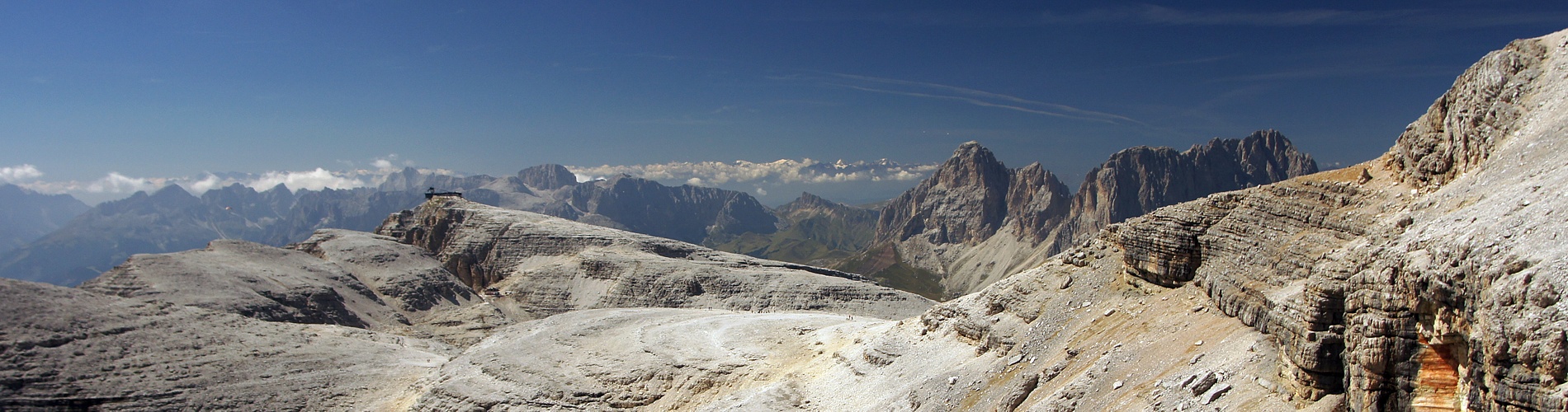 Aufmarsch zum Gipfel des Piz Boe (Dolomiten)