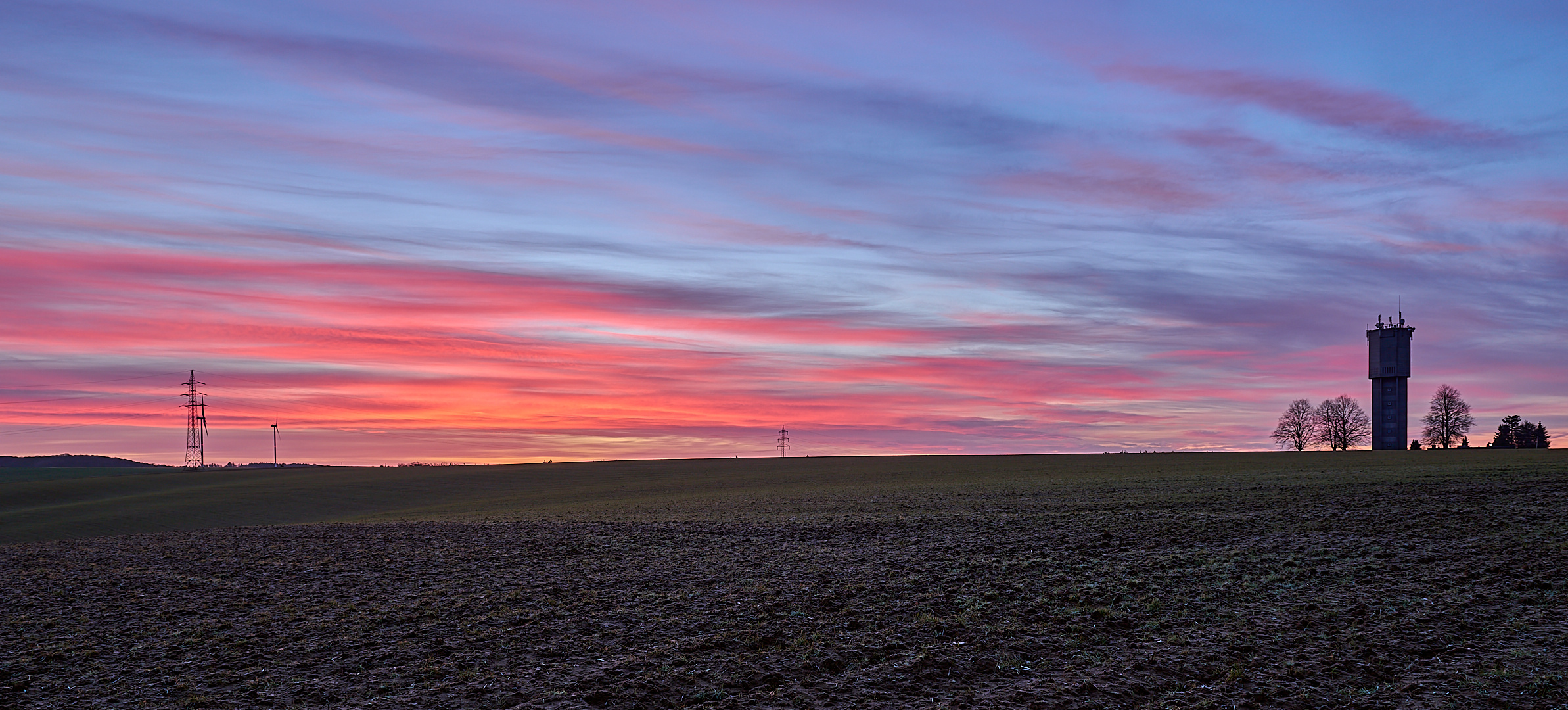 Aufnahme vom Montag den 29.03.2021, Sonnenaufgang nach der Sommerzeitumstellung, etwas blau...