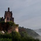 Aufsteigender Nebel am Fuße Burg Ramsteins