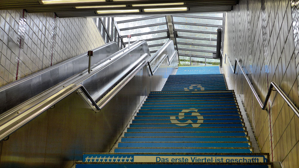 Aufstieg aus der U-Bahn