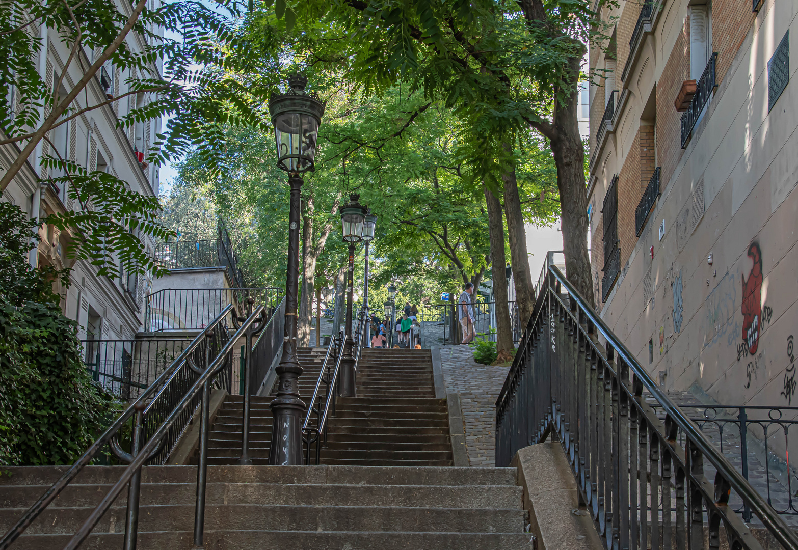 AUFSTIEG ZUM MONTMARTRE