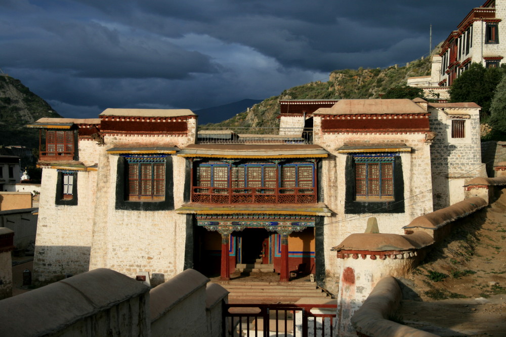 Aufstieg zum Potala im Morgenlicht