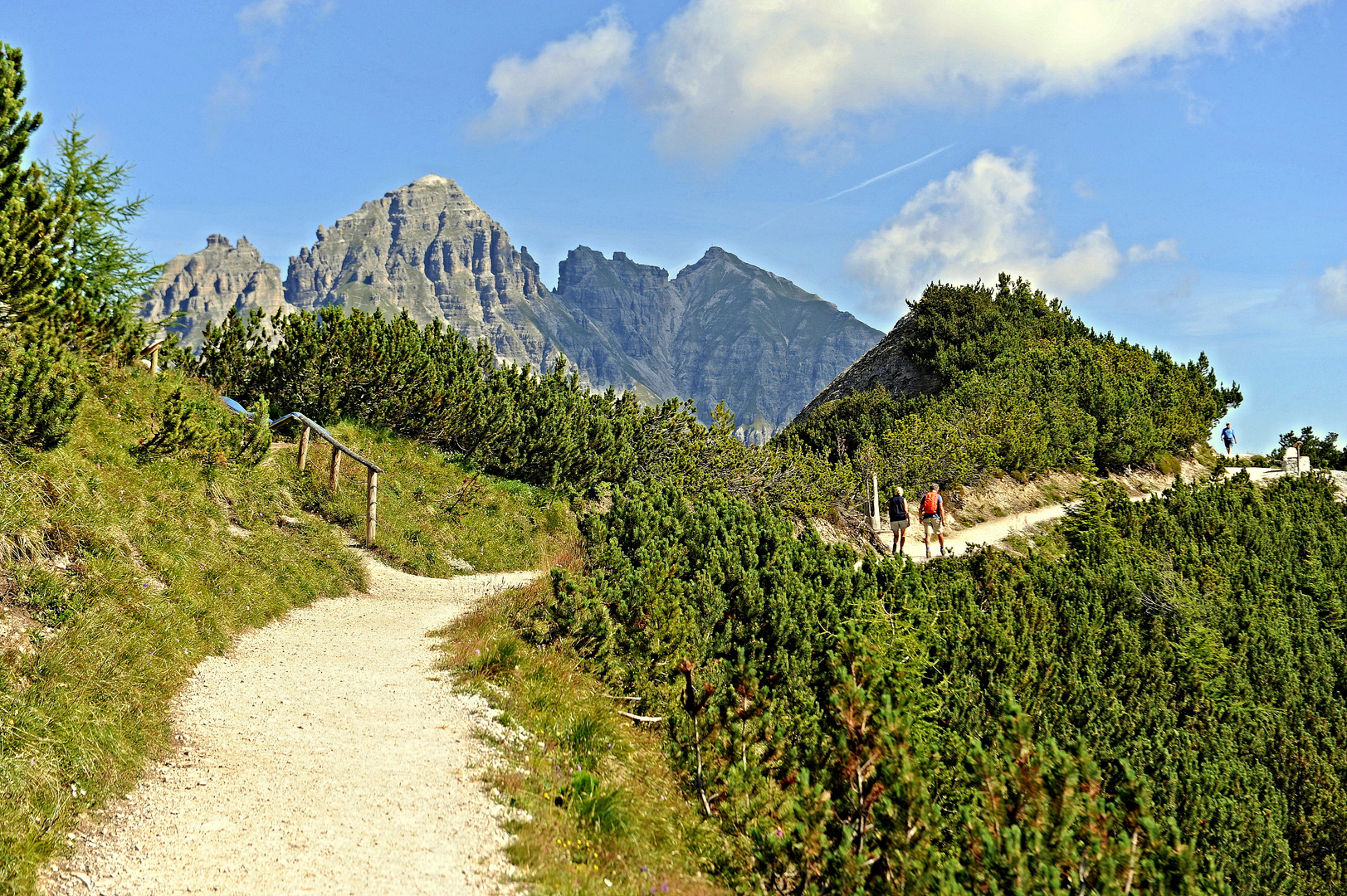 Aufstieg zur Aussichtsplattform "Stubaiblick"