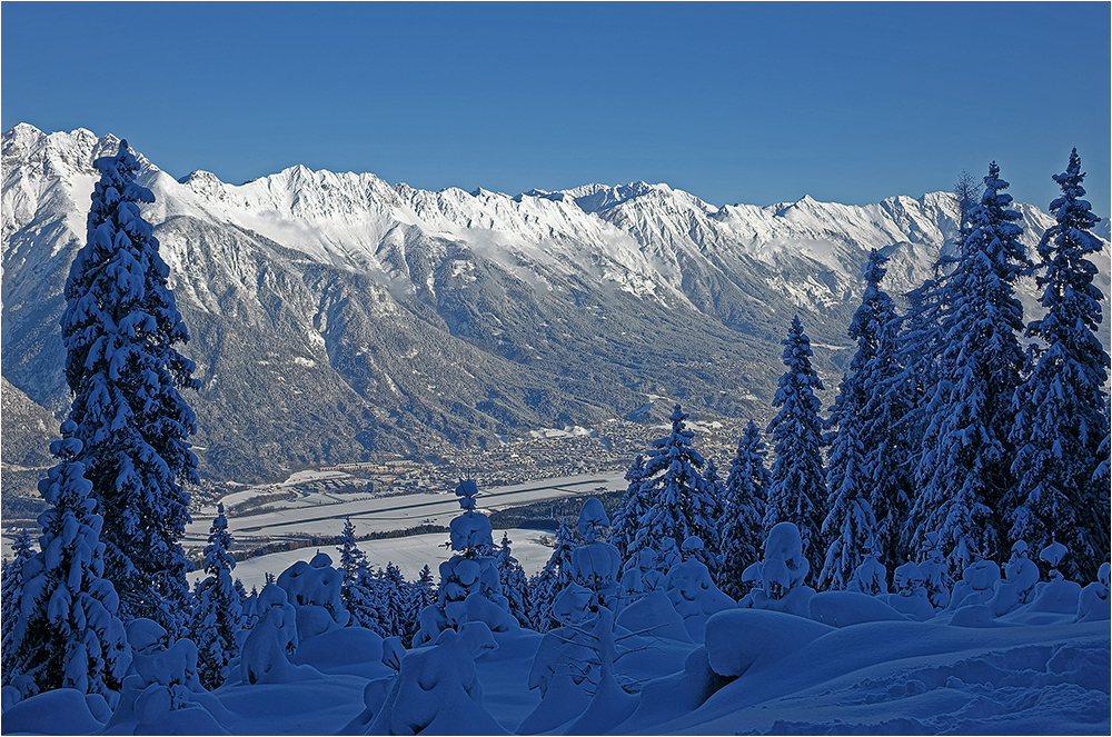 Aufstieg zur Birgitzalm mit Blick auf Innsbruck