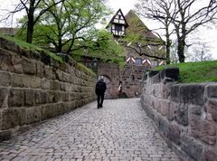 Aufstieg zur Burg