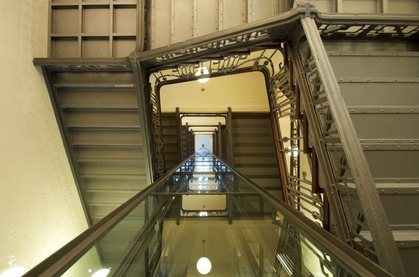 Aufwärts im Heine Haus 