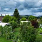 Aufziehen einer Sturmfront - letzte Gartenarbeiten