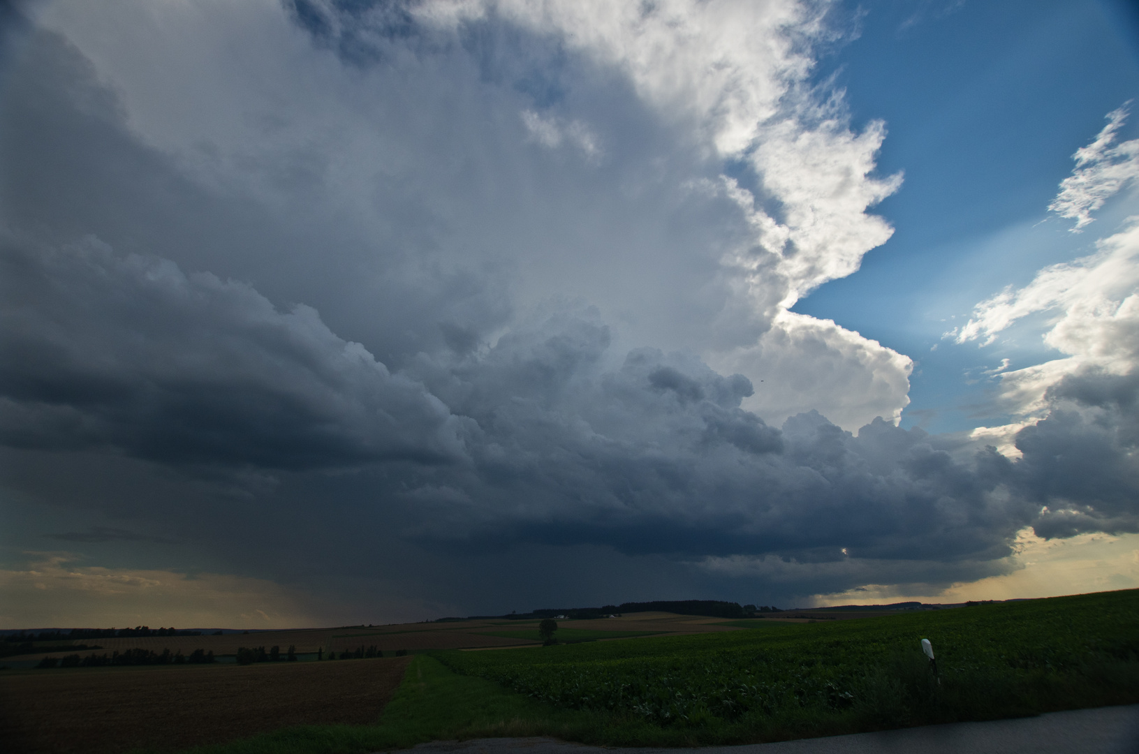 Aufziehende Gewitterwolken