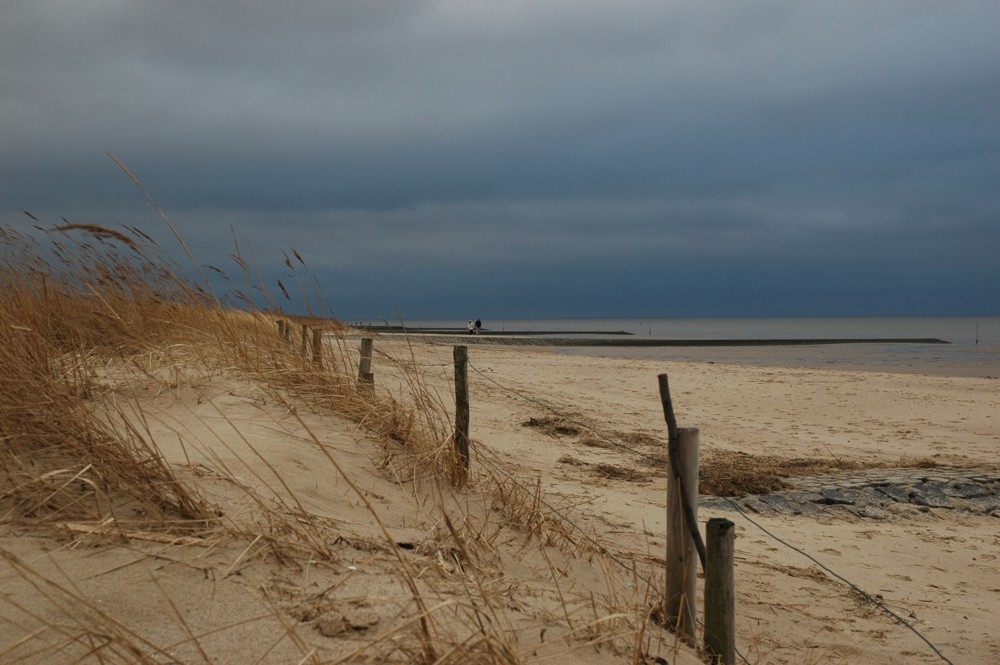 Aufziehendes Gewitter an der Nordsee