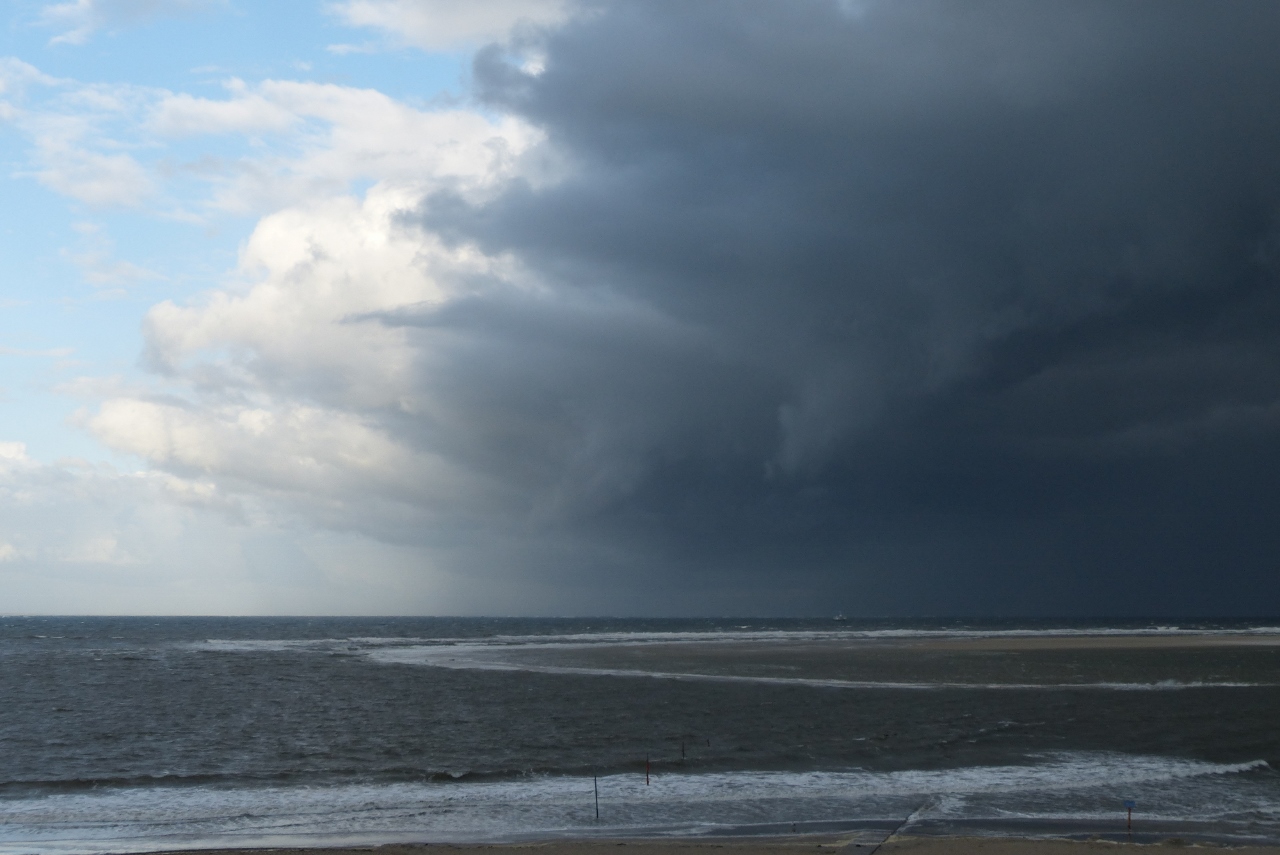 Aufziehendes Gewitter auf Borkum