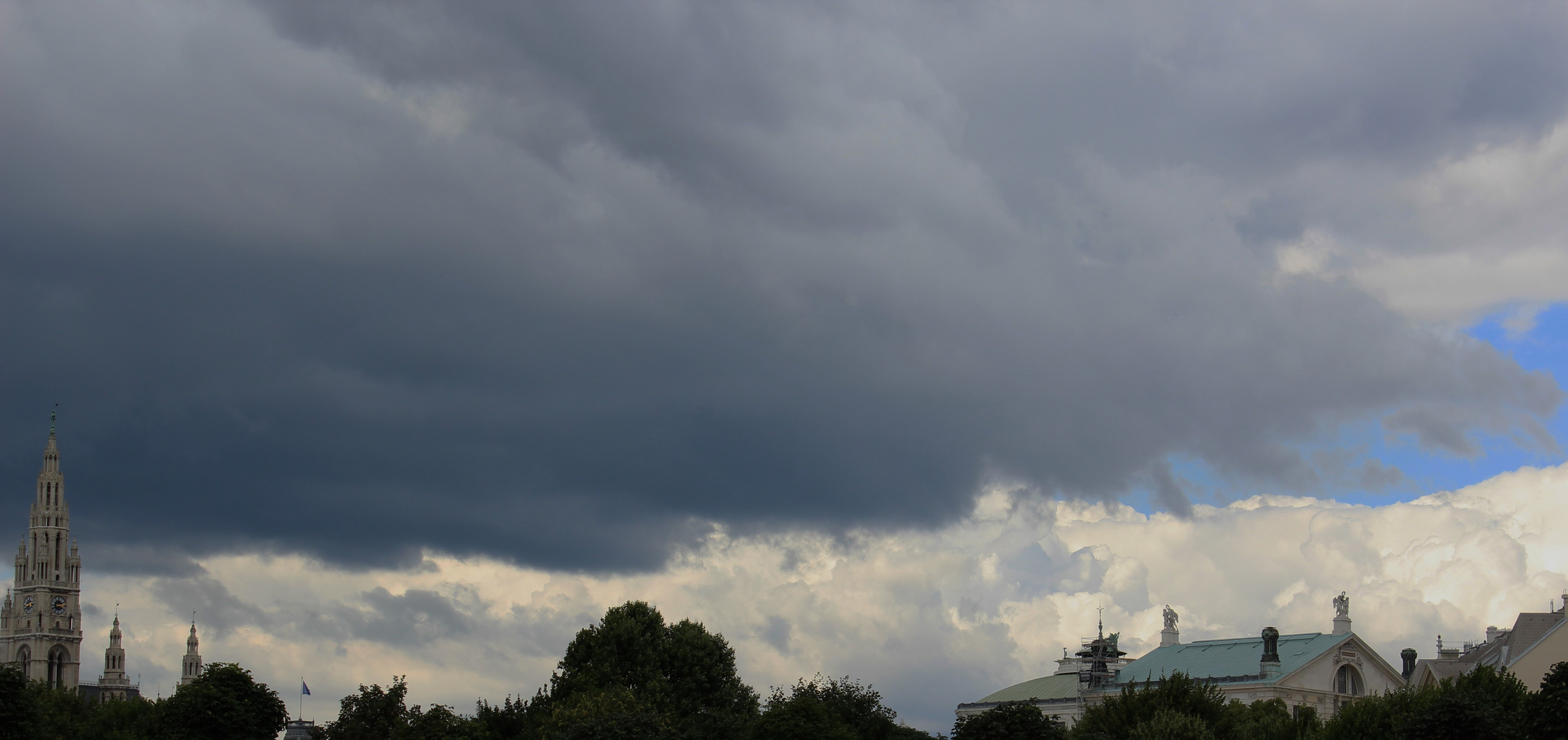 Aufziehendes Gewitter