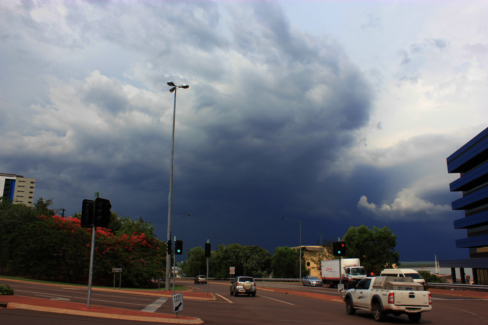 Aufziehendes Gewitter in Darwin, Northern Territory, Australien