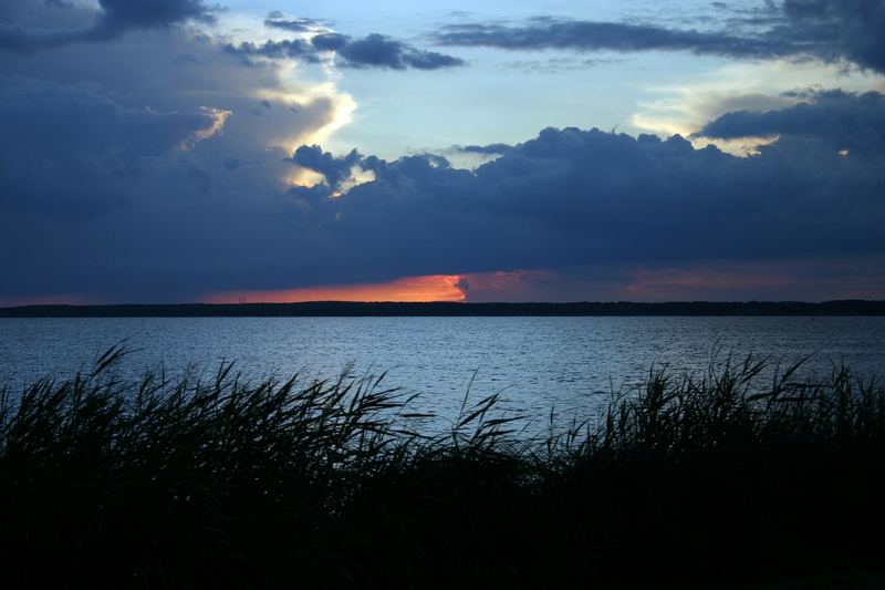 aufziehendes Gewitter über dem Steinhuder Meer