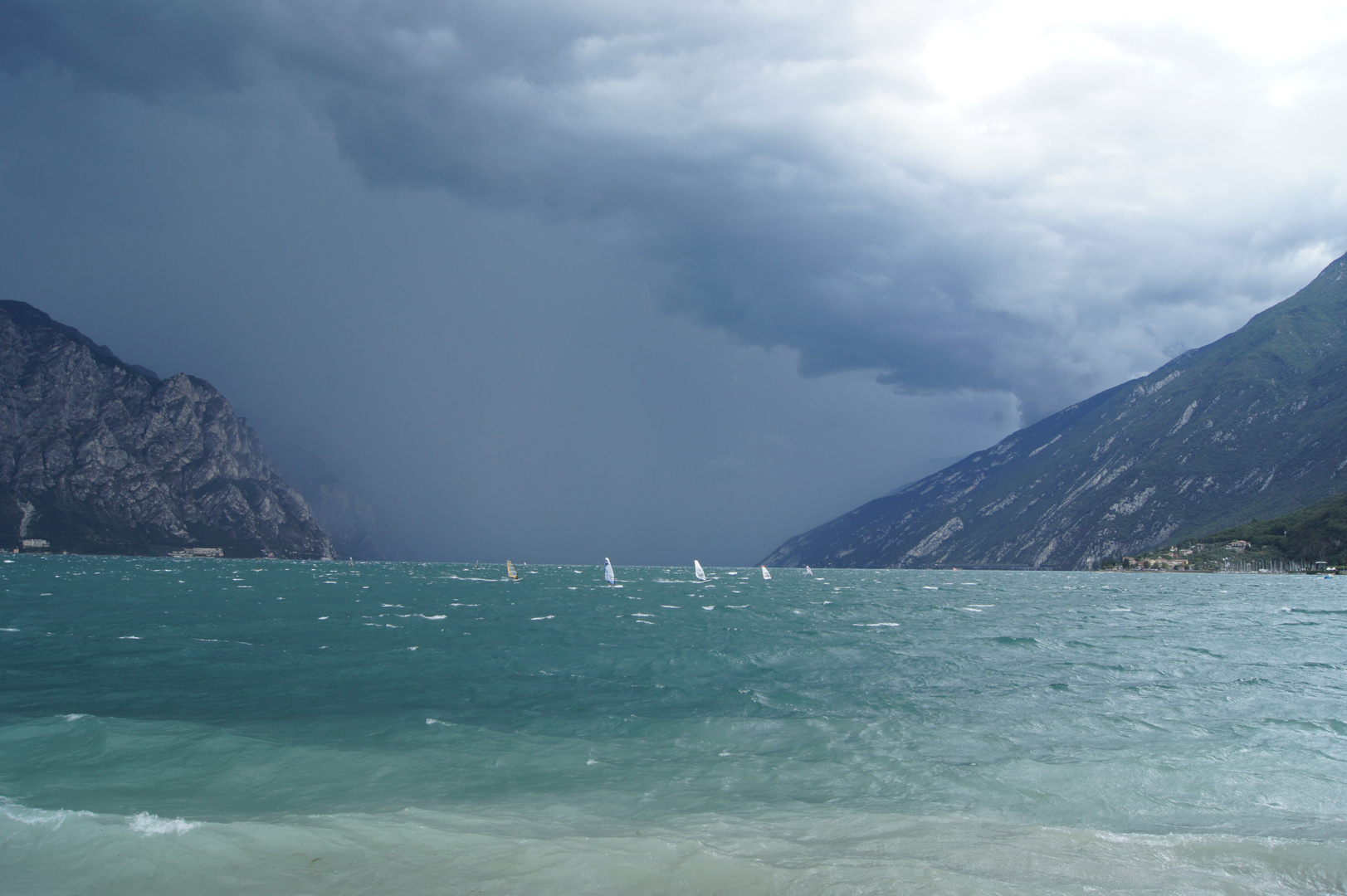 Aufziehendes Gewittter am nördlichen Gardasee