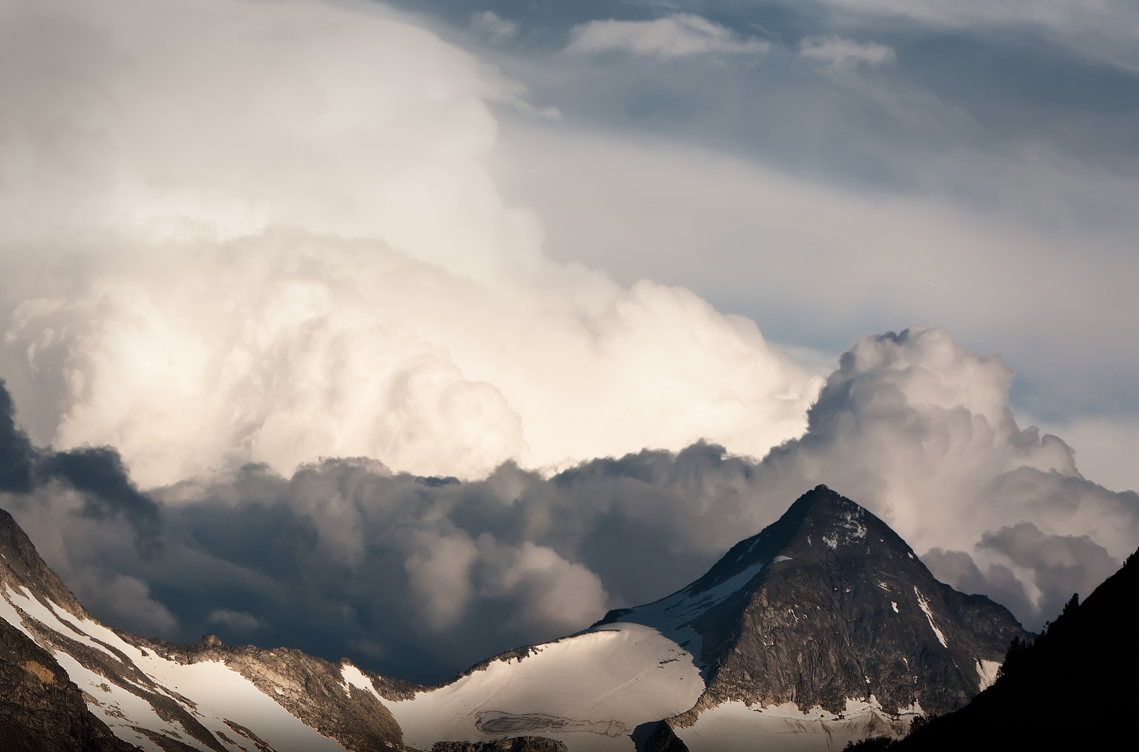 Aufziehendes Sommergewitter